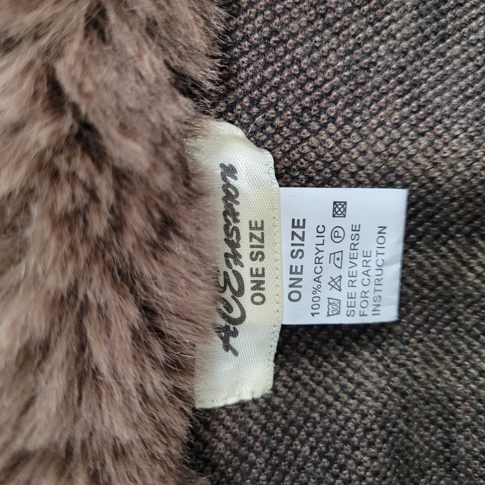 Ace Fashion Faux Fir Trimmed Cape - Picture 4 of 4